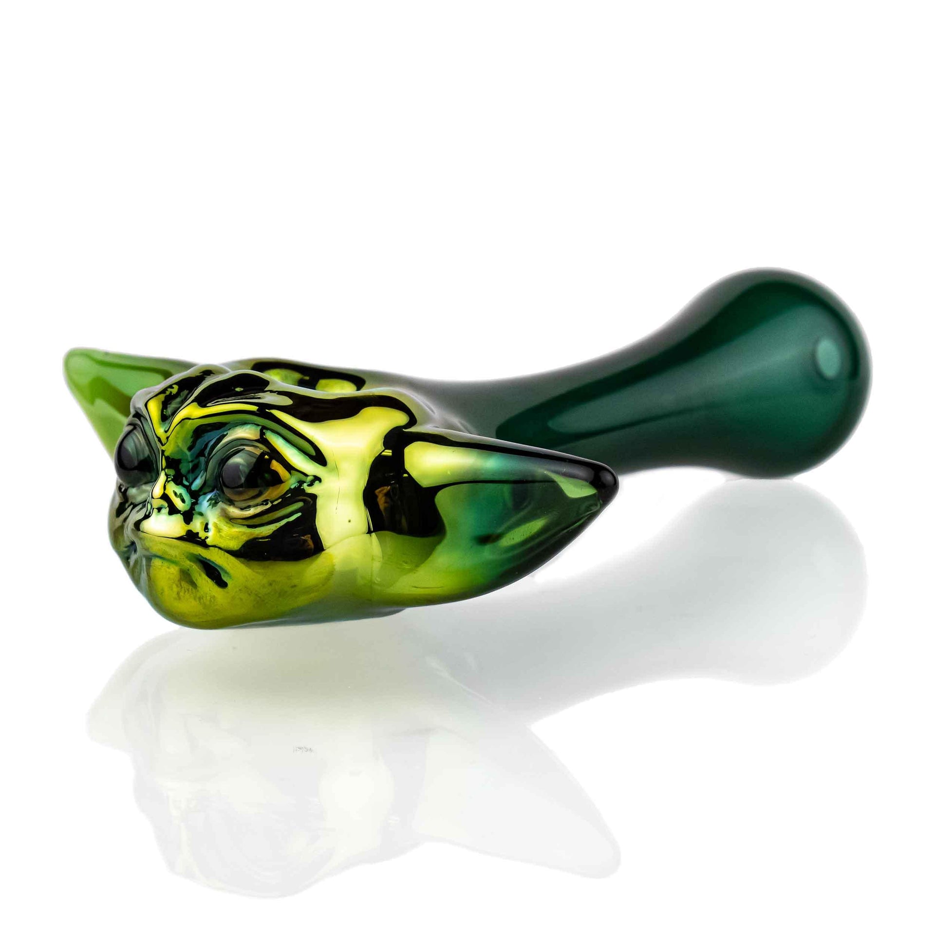 baby yoda glass pipe